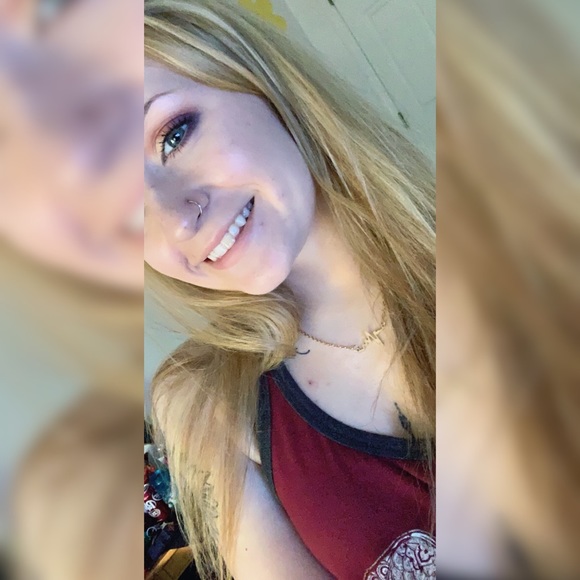 Meet the posher, Zoe 🥳🌟 - Picture 5 of 10